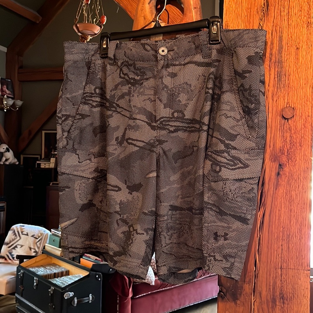 Under Armour Heat Gear Camo Cargo Shorts